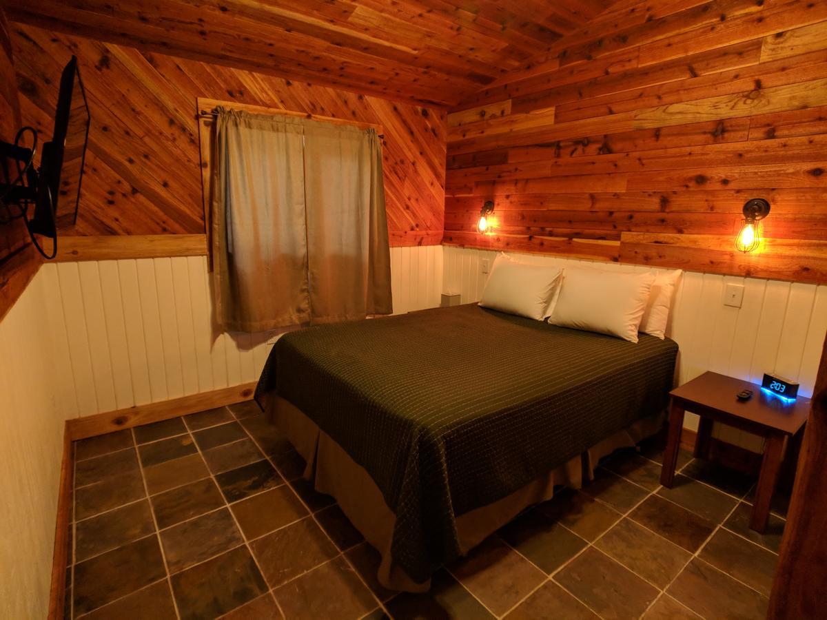 טרינידד Emerald Forest Cabins מראה חיצוני תמונה